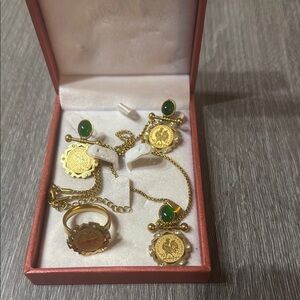 Elegant Gold and Green Jewelry Set